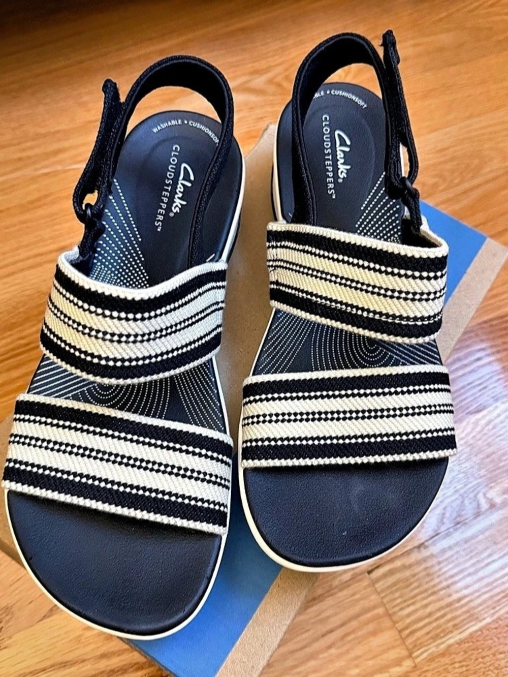 NWT Clarks Arla Stroll Striped Platform Sandals in Black & White US 8.5 M